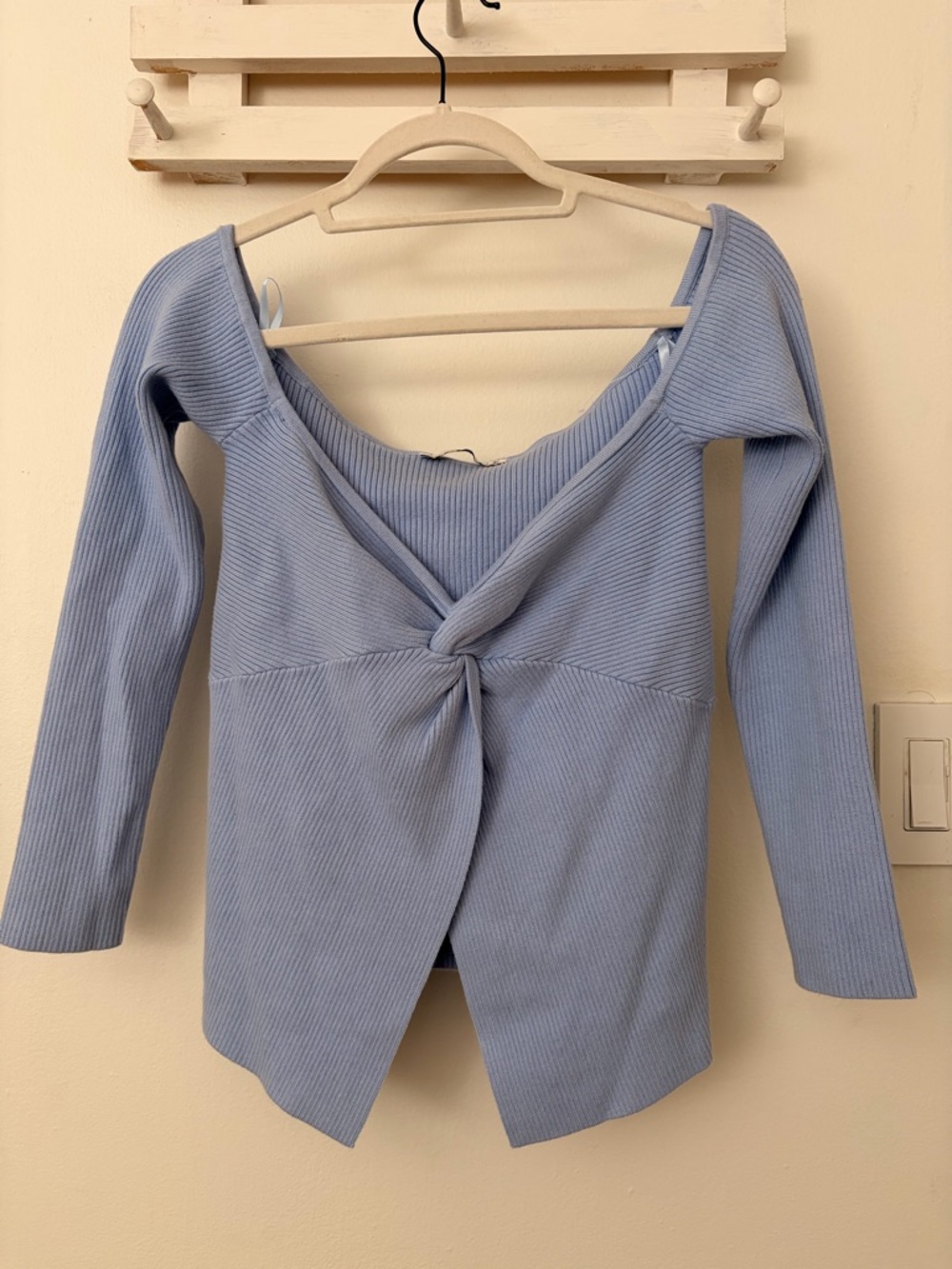 Abercrombie & Fitch Light Blue Ribbed Knot-Front off the shoulder top